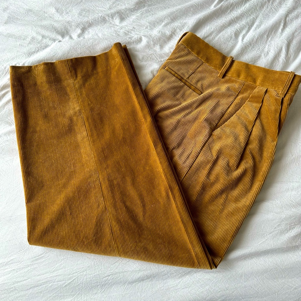 Banana Republic Rivoli Relaxed Corduroy Pant - Size 8